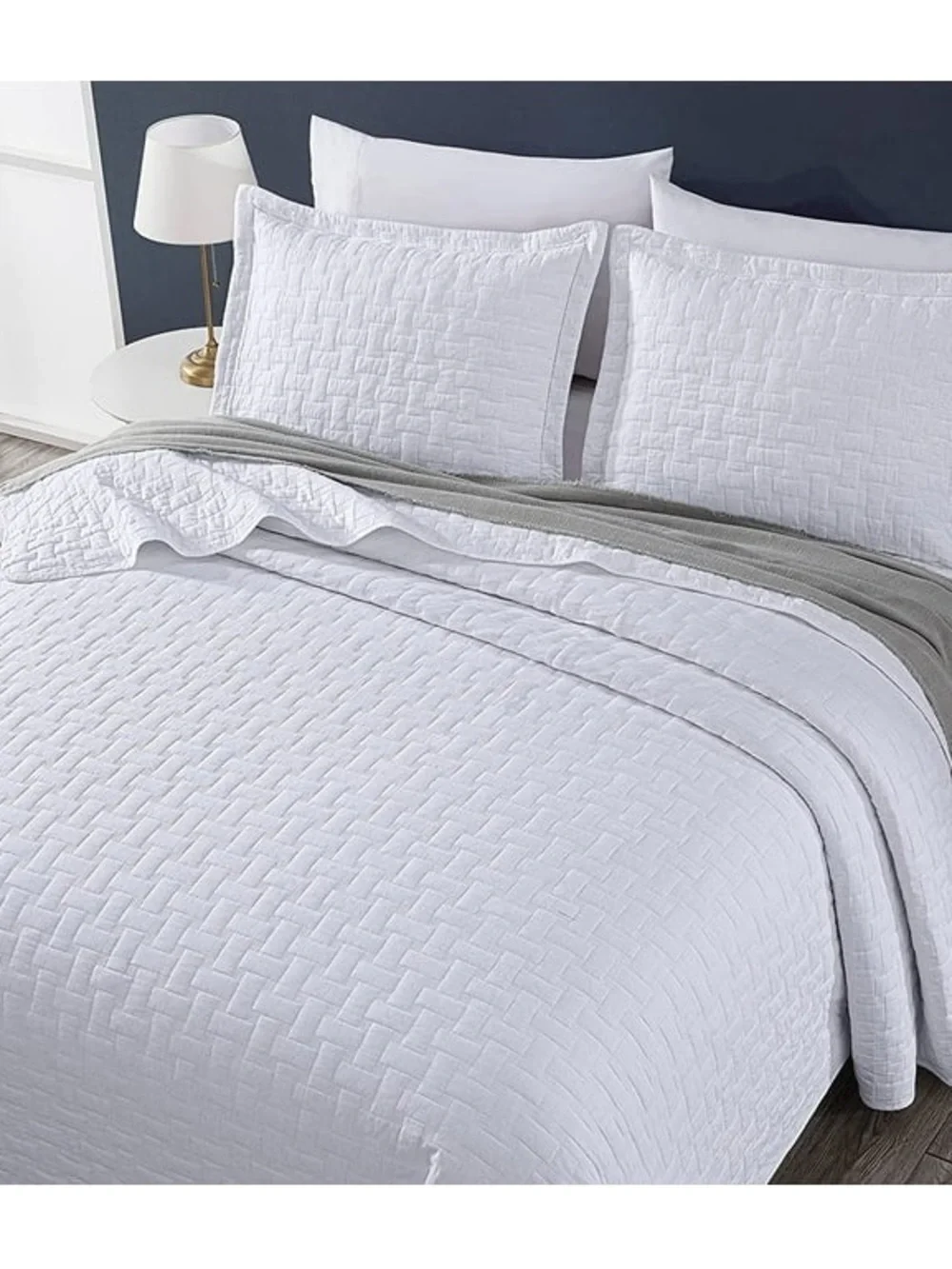 Classic White Quilted Queen 3 piece Bedding Set 100% cotton
